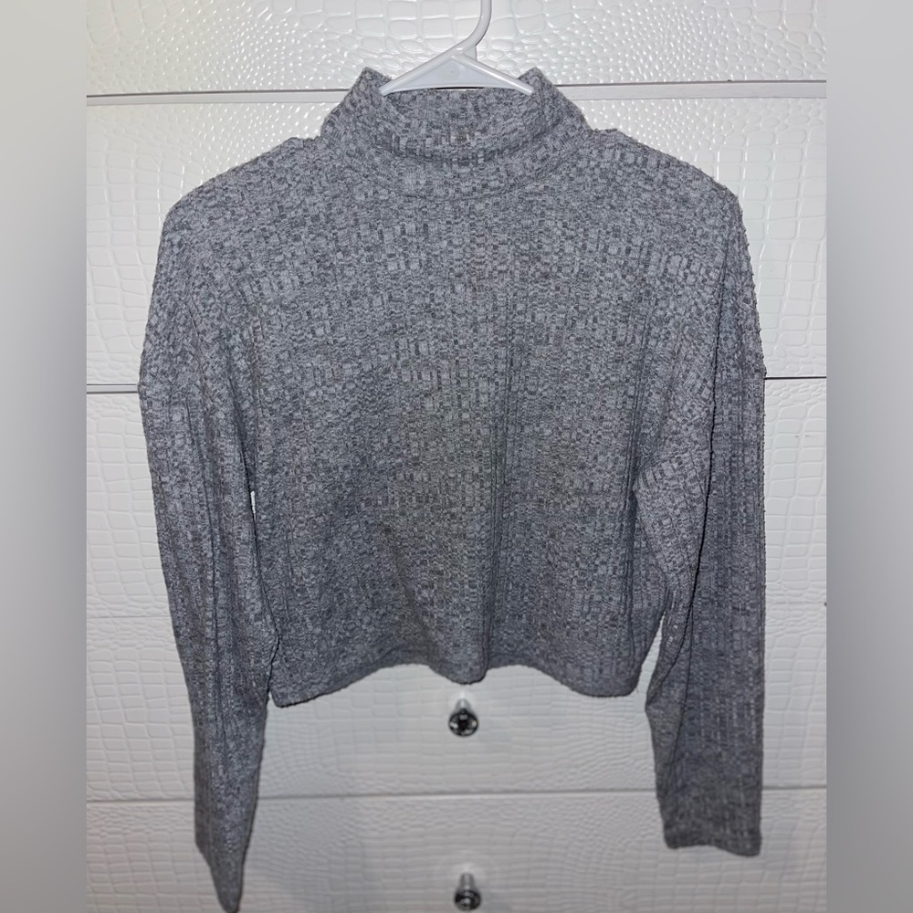 TOPSHOP Gray Mock Turtleneck Cropped Sweater Size 4 Polyester Blend